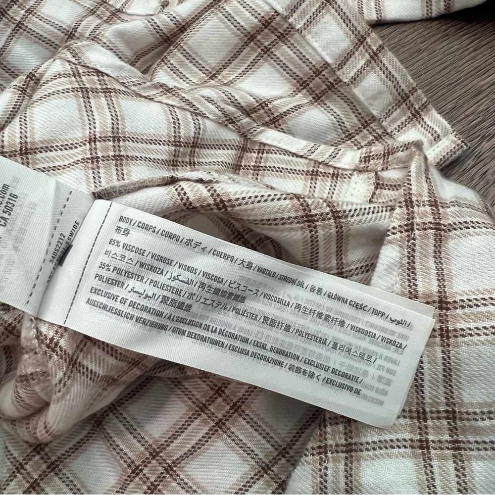 Hollister California button-down blouse in white and brown plaid Medium - Picture 6 of 6